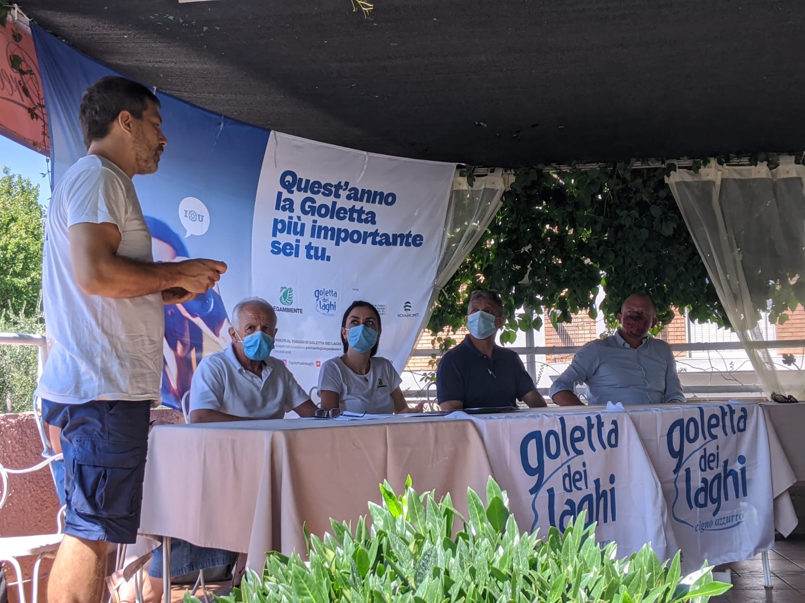 Il monitoraggio della Goletta dei Laghi di Legambiente sul Lago di Garda