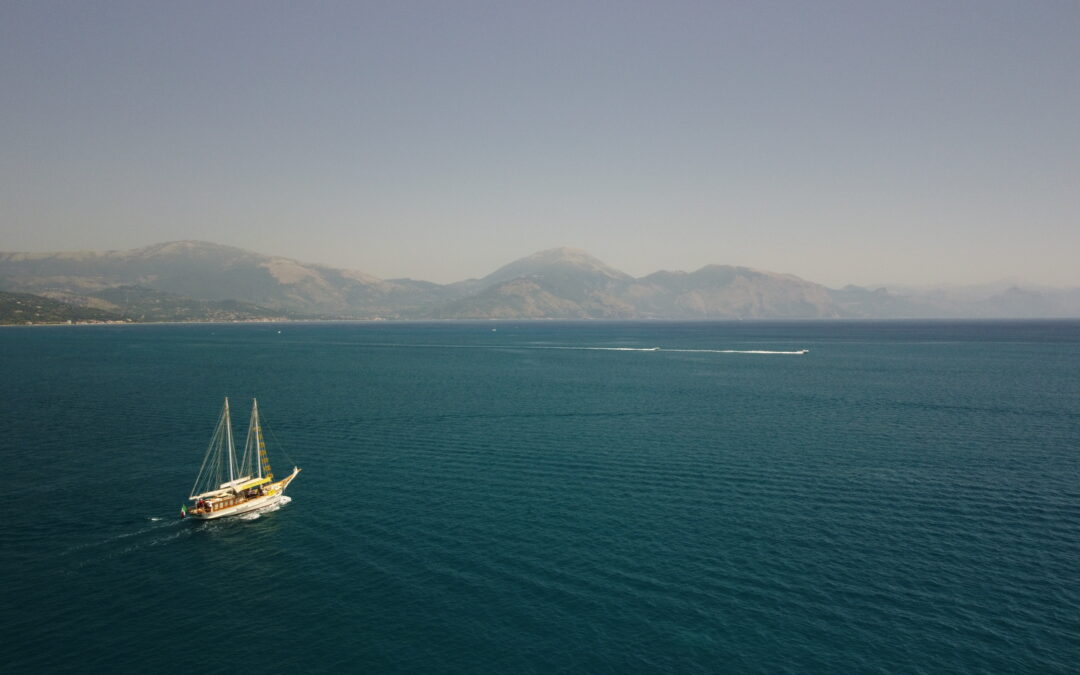 Goletta Verde a Jesolo per celebrare lo straordinario evento della nidificazione di una Caretta caretta e la firma del protocollo con Unionmare Veneto