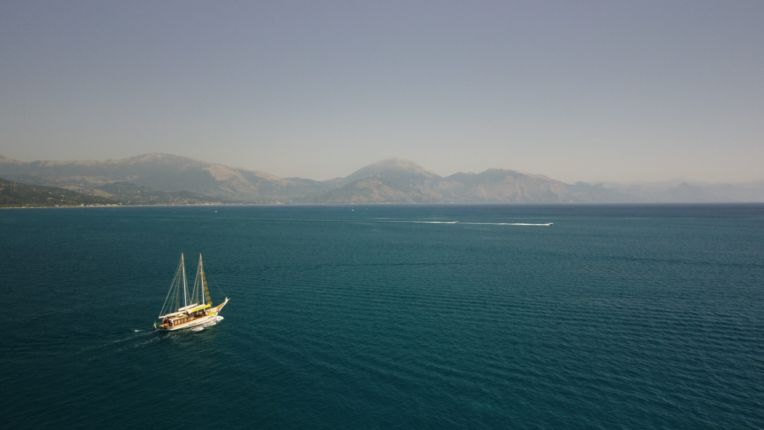 Goletta Verde a Jesolo per celebrare lo straordinario evento della nidificazione di una Caretta caretta e la firma del protocollo con Unionmare Veneto