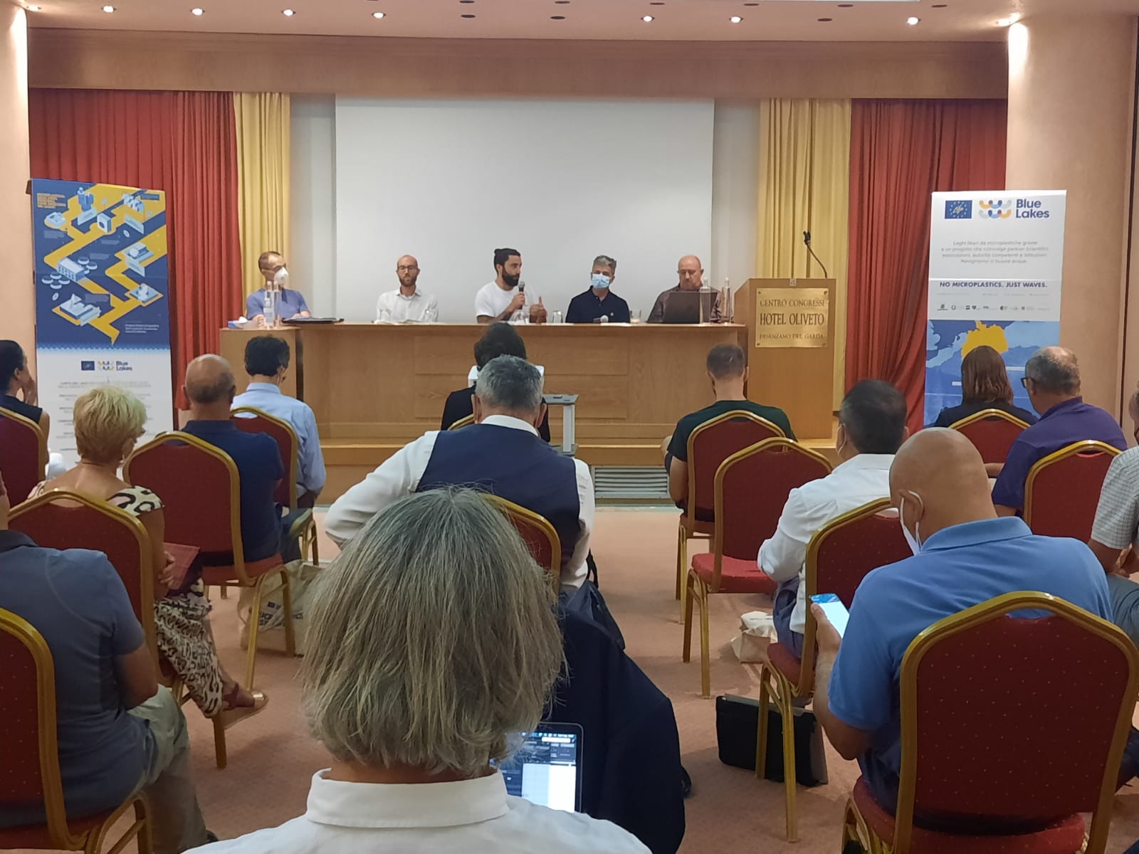 Oggi a Desenzano la presentazione dei dati dei monitoraggi sulle sponde veneta e lombarda del lago: 7 su 13 i punti campionati risultati “inquinati” e “fortemente inquinati”